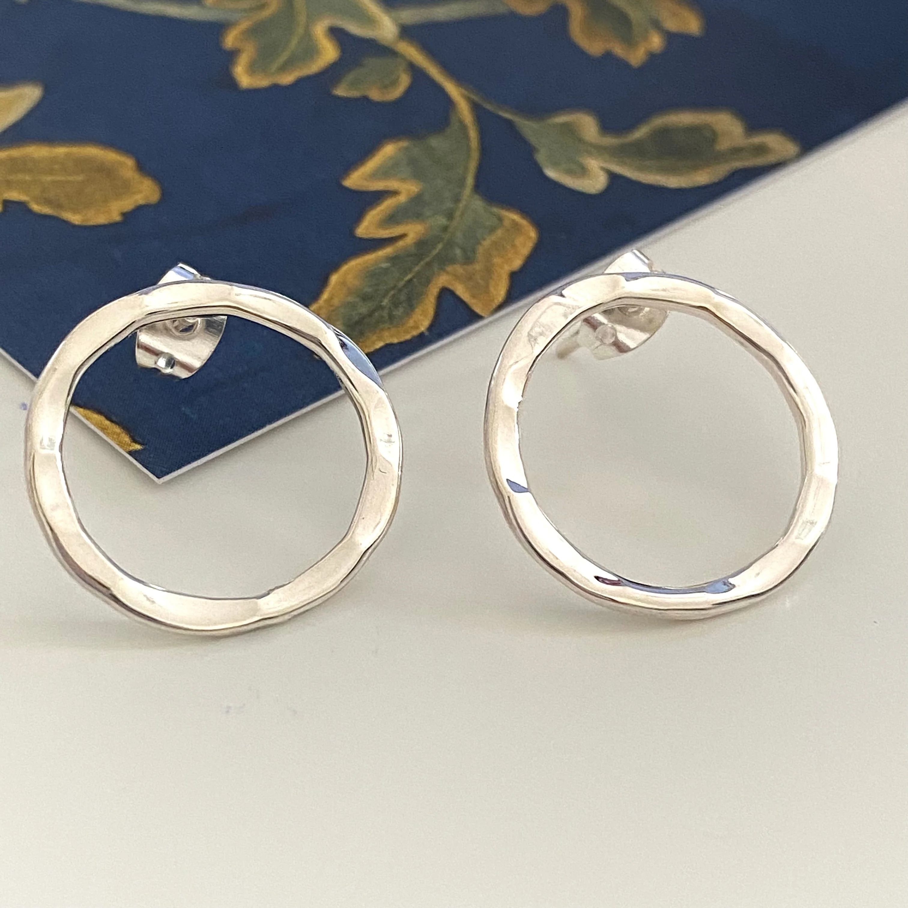 Sterling Silver Hollow Hammered Circle Stud Earrings - Image 3