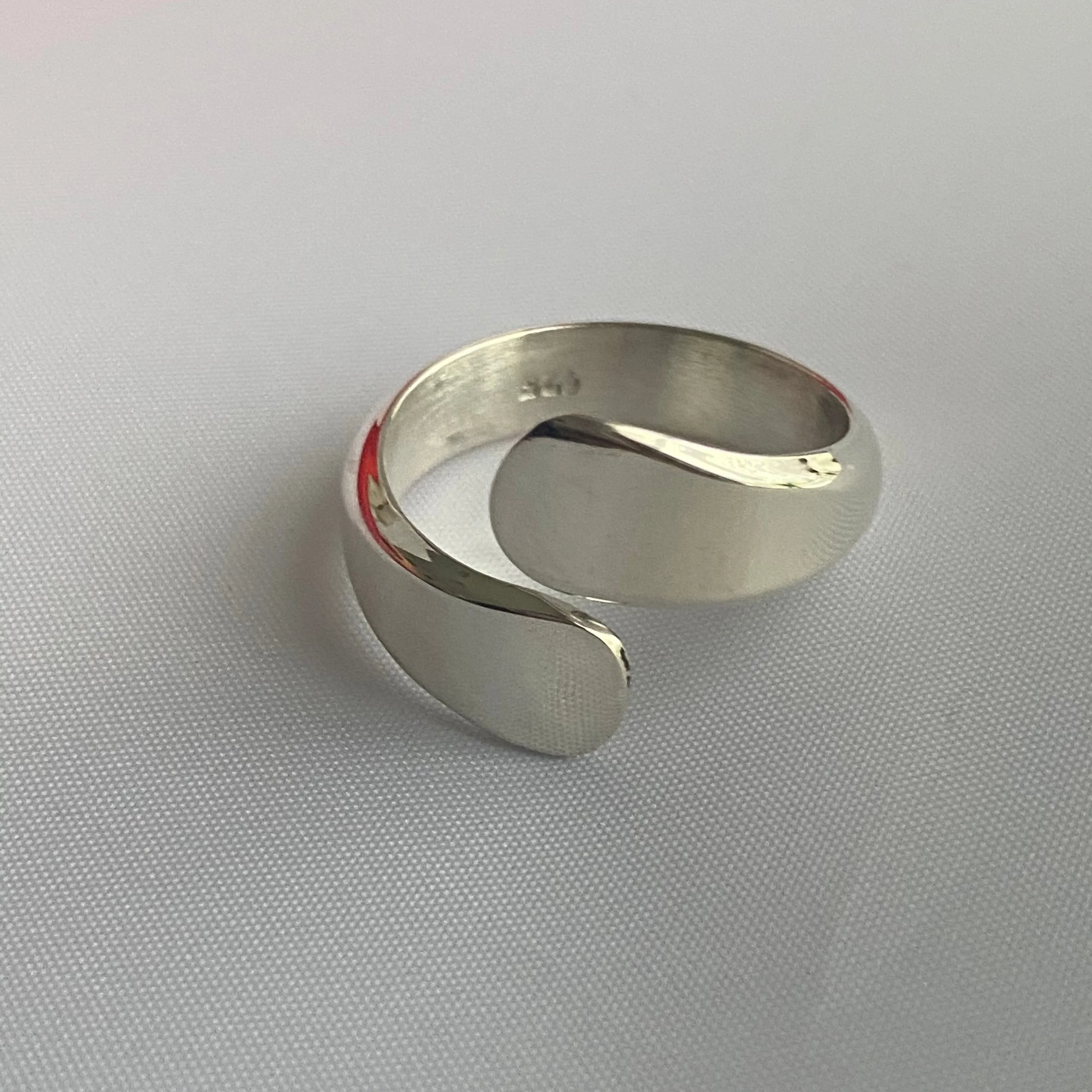 Sterling Silver Open Crossover Ring - Image 3