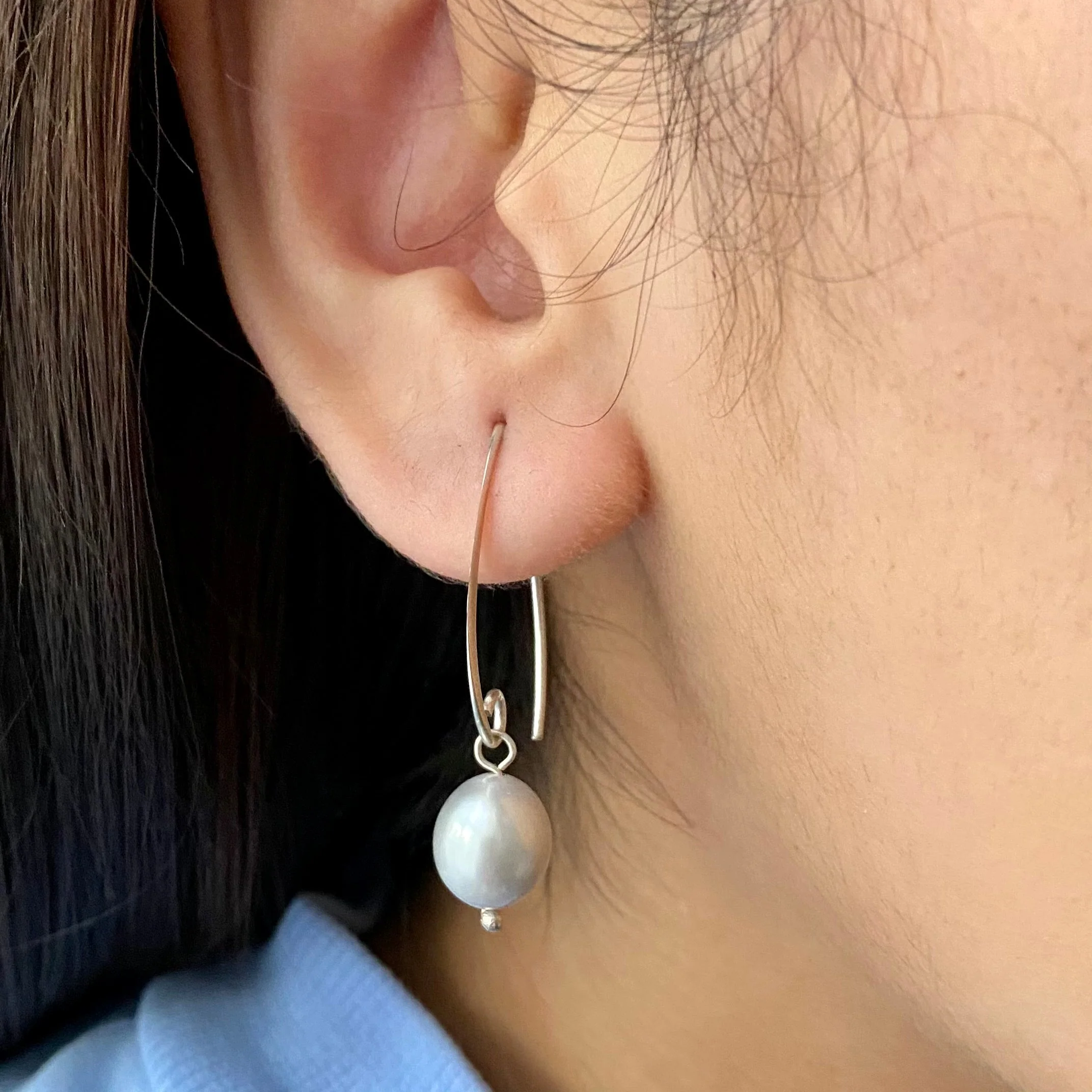Sterling Silver Threader Hook Earrings - Grey Pearl - Image 4