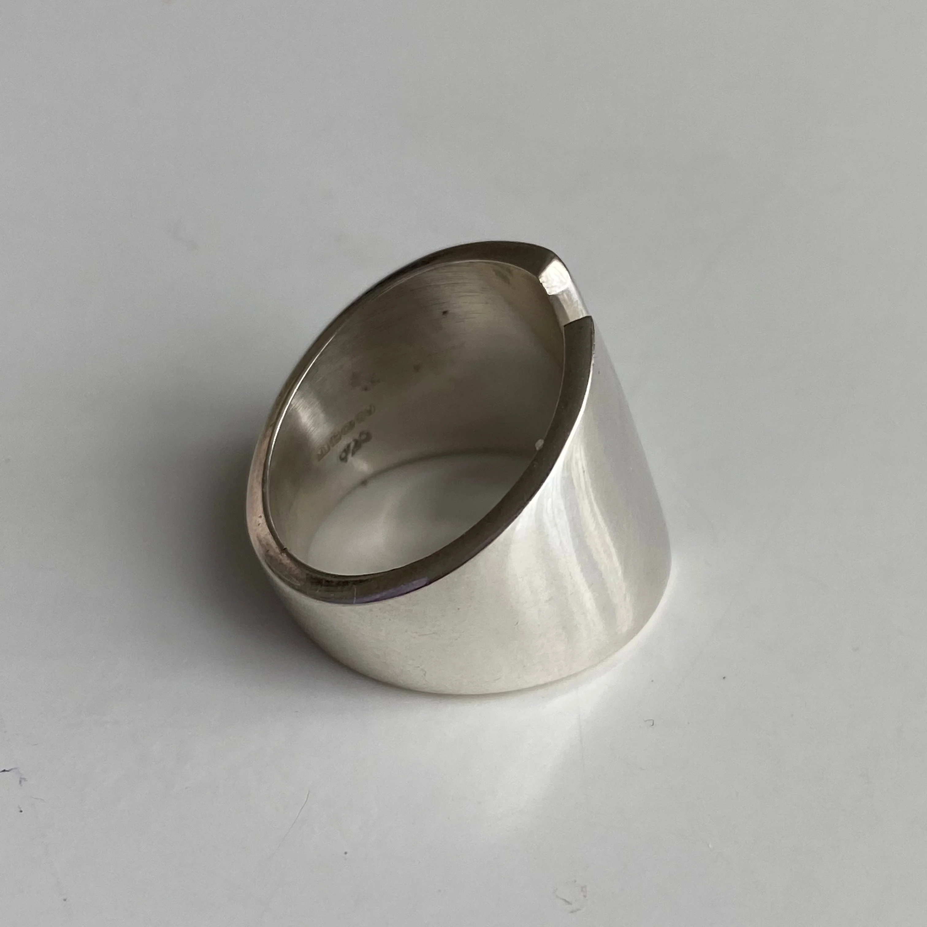Sterling Silver Wide Chunky Gap Ring - Image 3