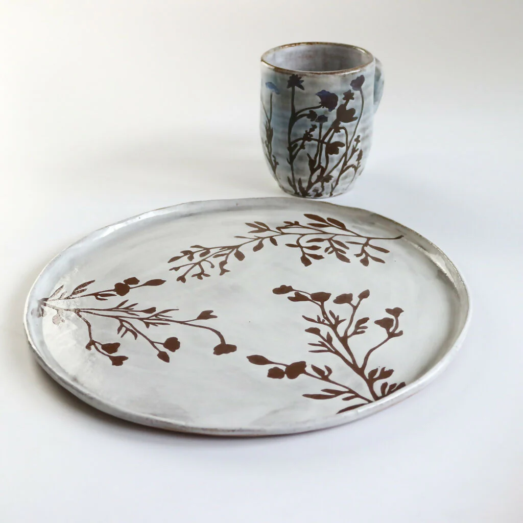 Stoneware Plate in Botanical Design - Image 5