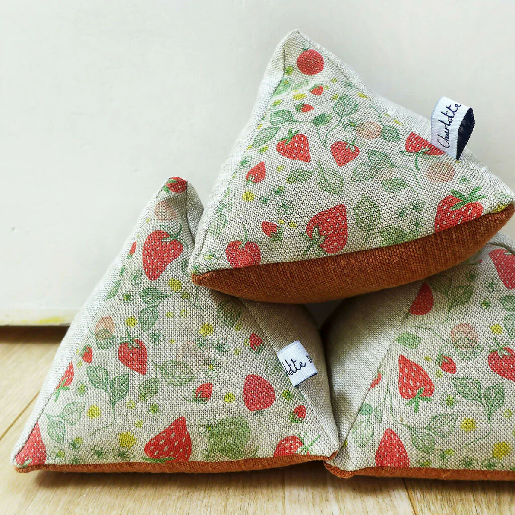 Strawberries Linen Doorstop - Image 3