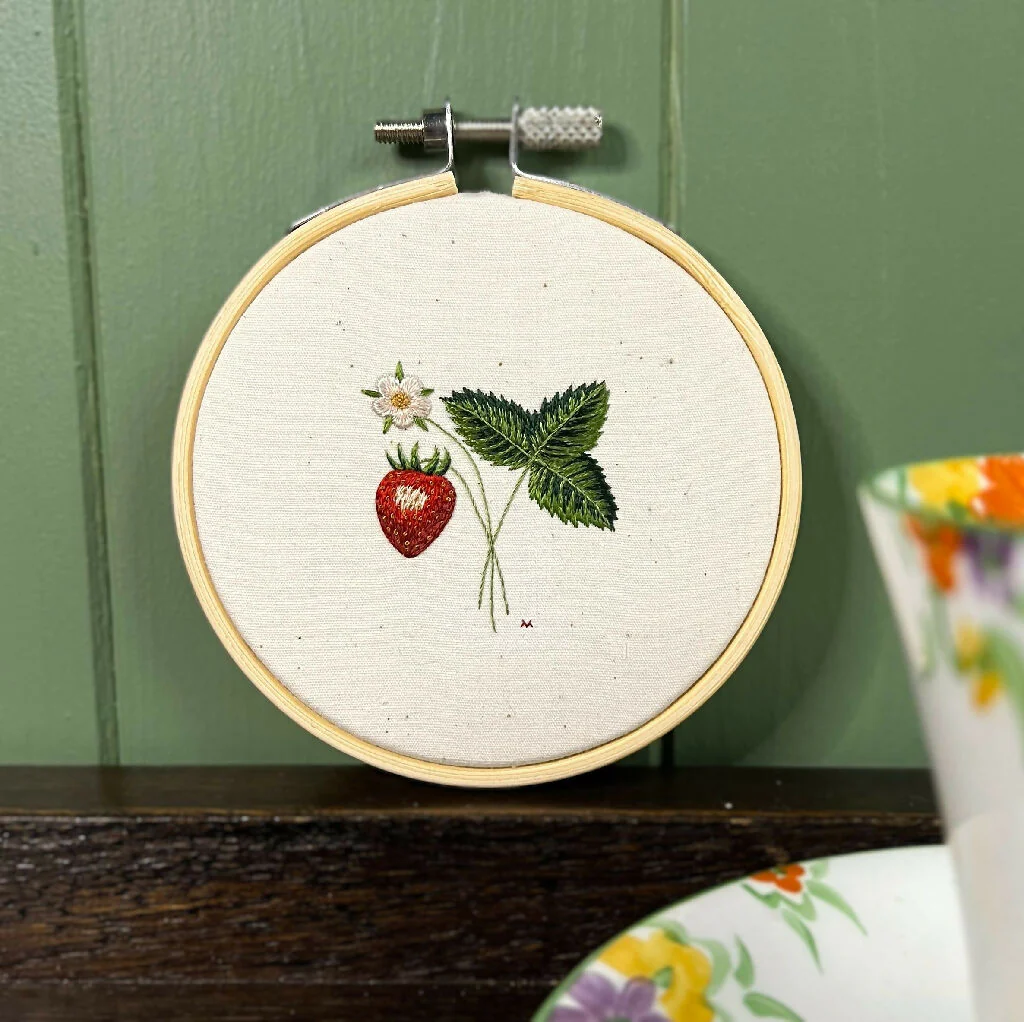 Strawberry Plant Silk Shading Embroidery Kit - Image 2