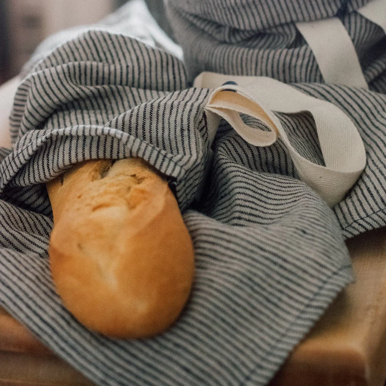 Striped Linen Baguette Bag Dark Blue/Natural - Image 5