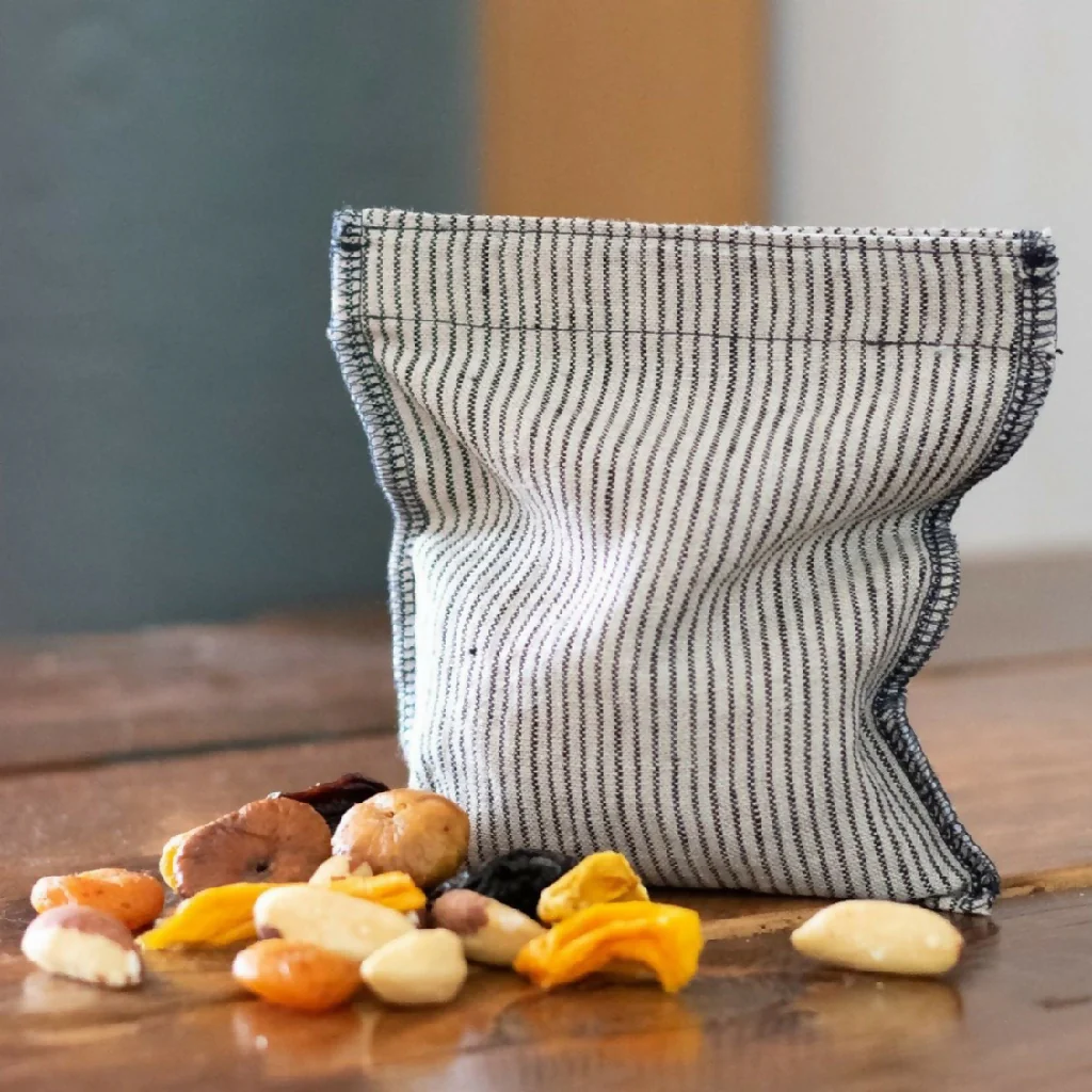 Striped Reusable Linen Snack Bag Dark Blue & Natural Stripes - Image 2