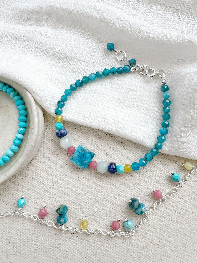 Summer Token Bracelet with apatite, pink jade and yellow opal - Image 5