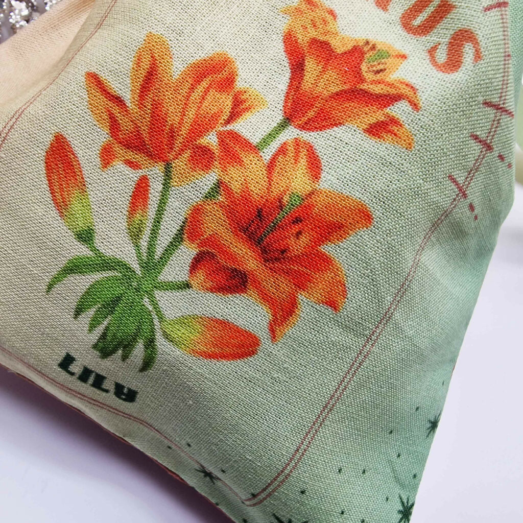 Taurus Lily Birth Flower Gift Pouch in Green and Yellow - Image 4