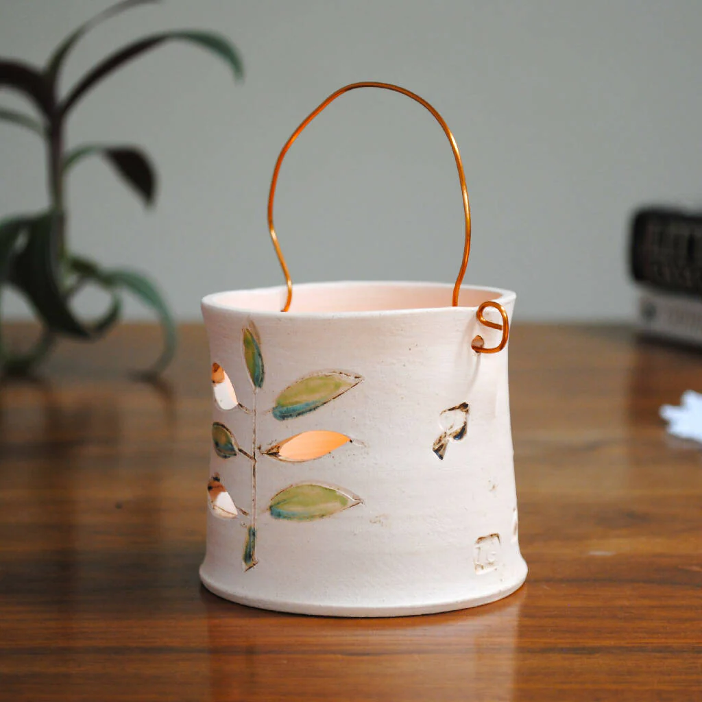 Tealight Holder With Copper Wire and Leaf Design - Image 3