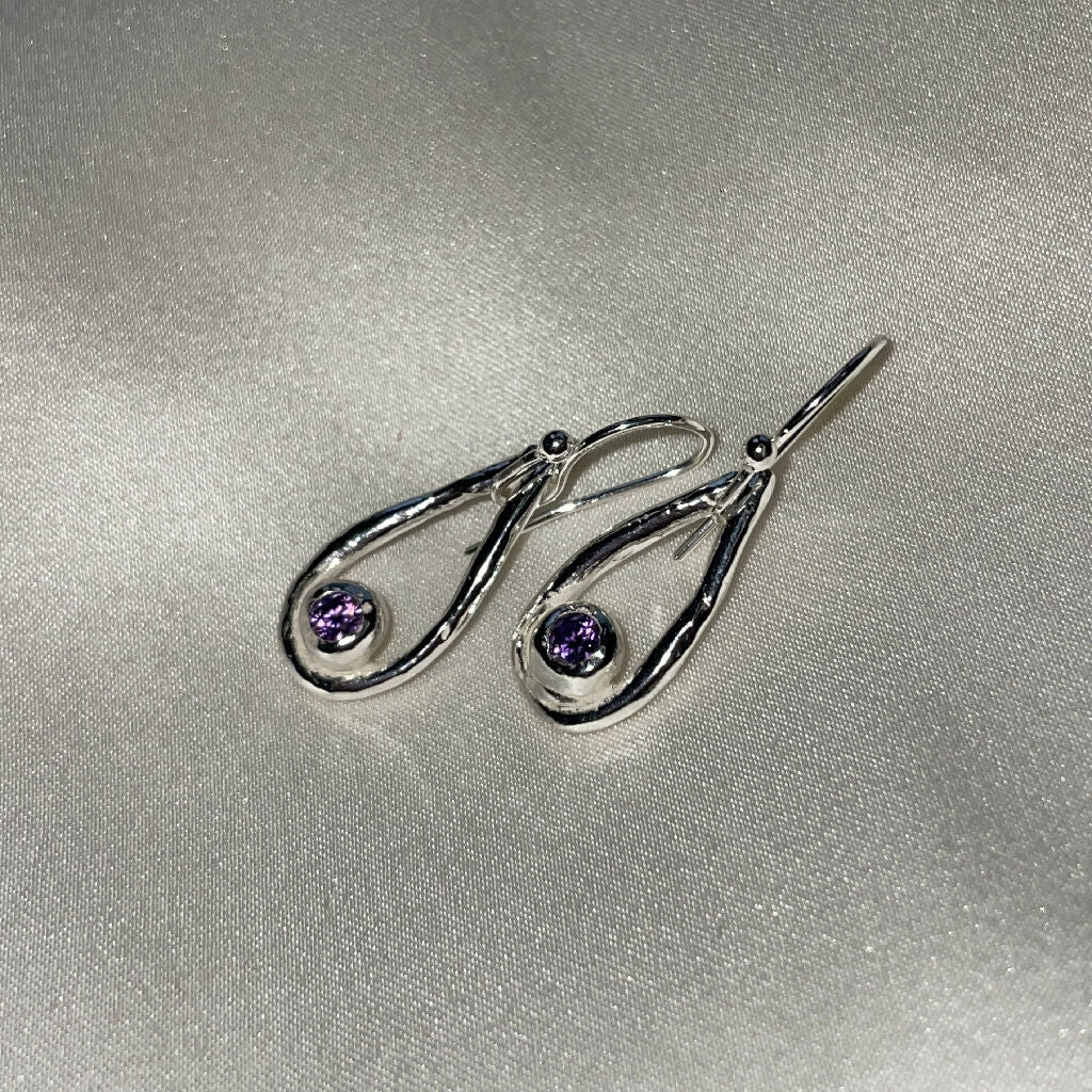 Tear Drop Filagree Sterling Silver Earrings - Image 2