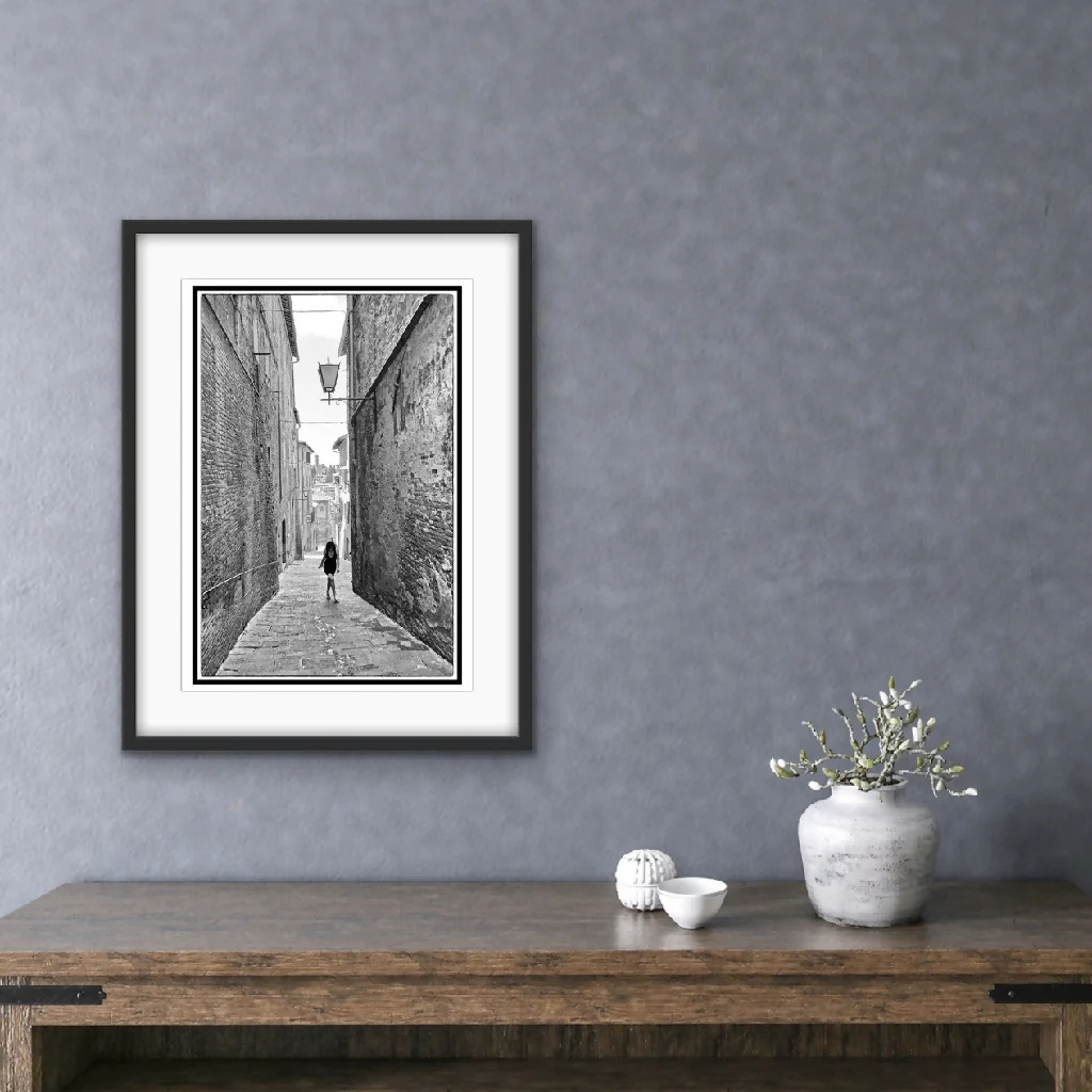 The girl in the Alley - Image 3