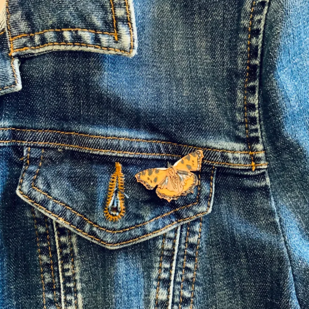 Tortoiseshell Butterfly Mini Pin - Image 2