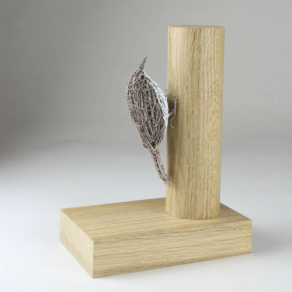 Treecreeper Wire Bird Sculpture - Image 4