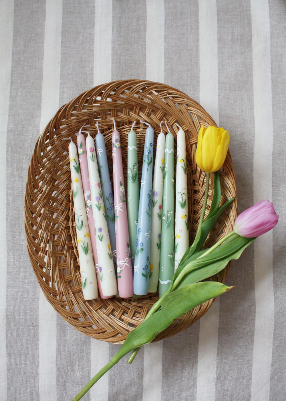 Tulips & daisies candle - Image 3