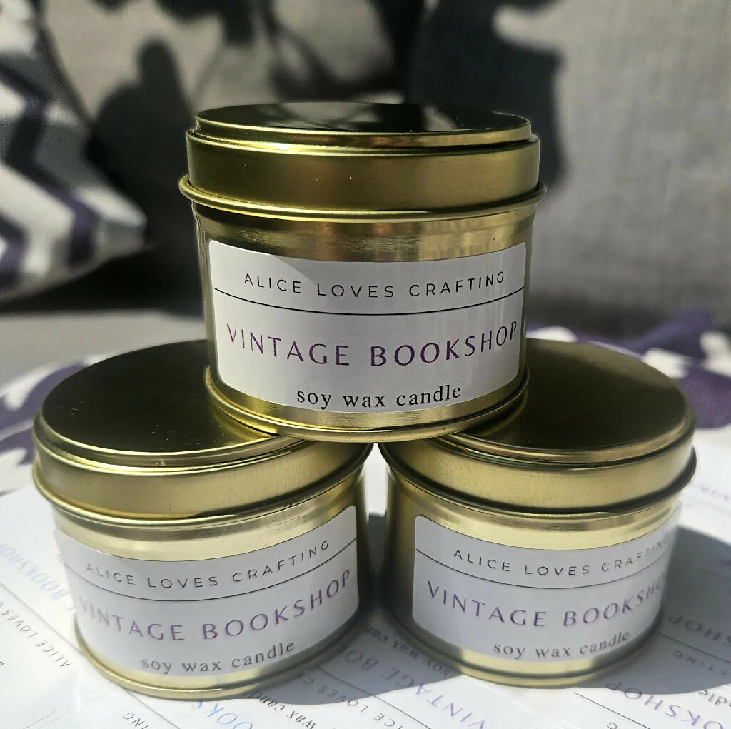 Vintage Bookshop Soy Wax Candle: Leather, Bergamot & Sandalwood in Gold Tin - Image 3