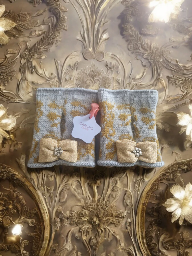Vintage inspired bow gloves - Image 4