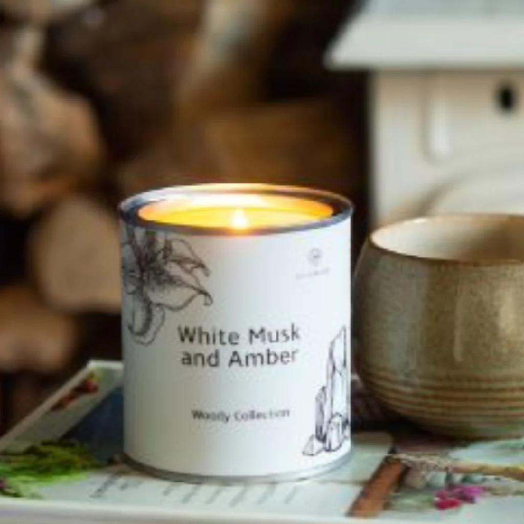 White Musk and Amber Candle or Wax Melts - Image 4