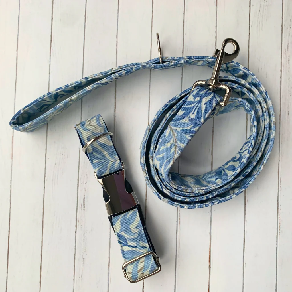 William Morris “Willow Bough” Canvas Collar and Lead Gift Set in Sea Breeze - Image 3