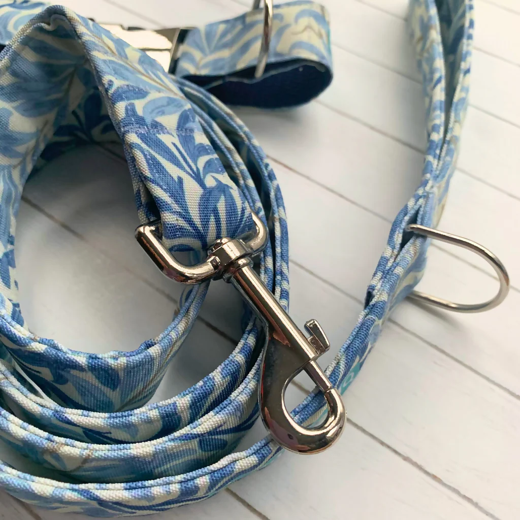 William Morris “Willow Bough” Canvas Collar and Lead Gift Set in Sea Breeze - Image 4