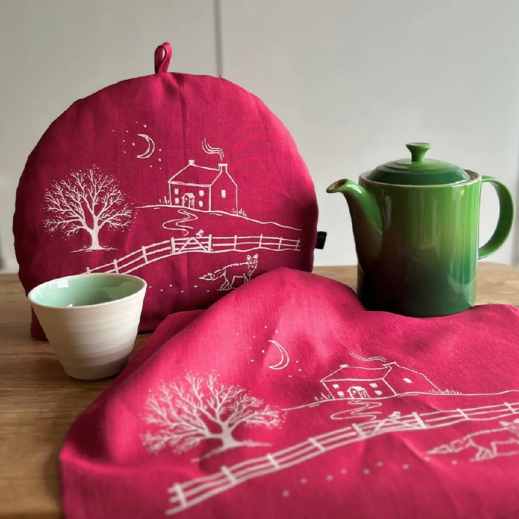 Winter Fox Linen Tea Cosy - Image 3