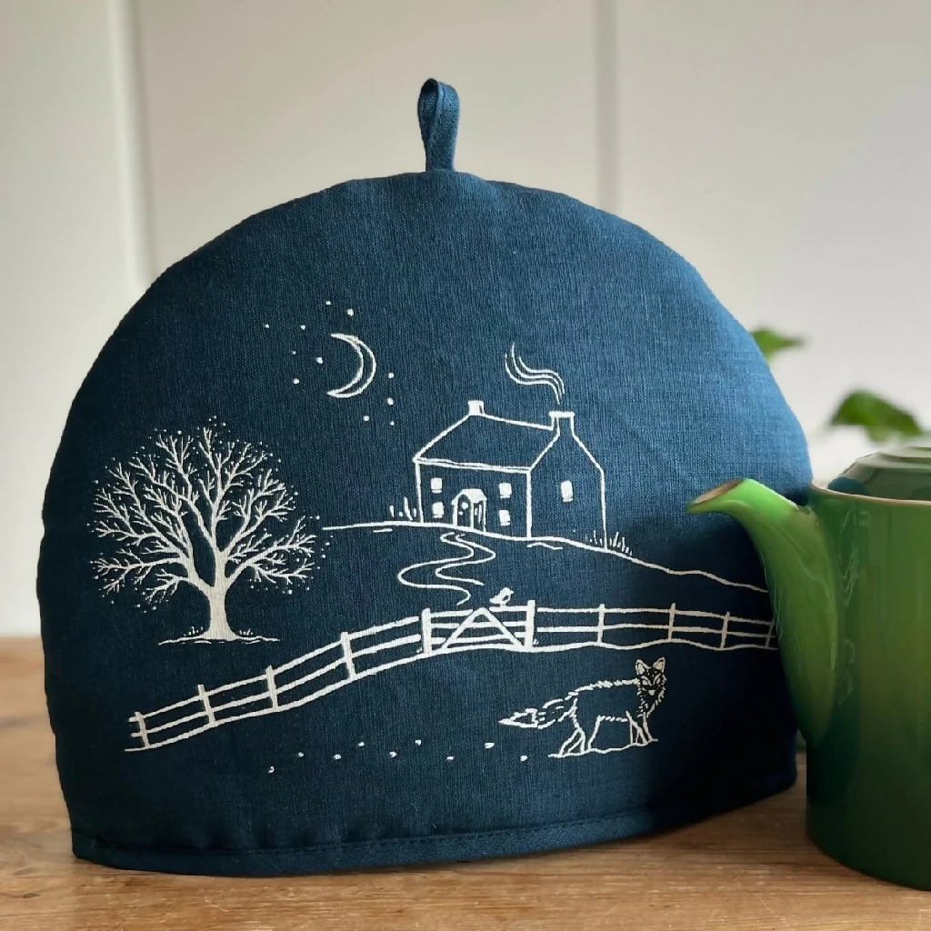Winter Fox Linen Tea Cosy - Image 4