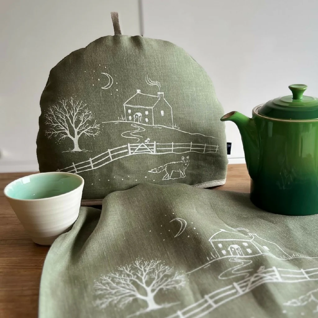 Winter Fox Linen Tea Cosy - Image 6