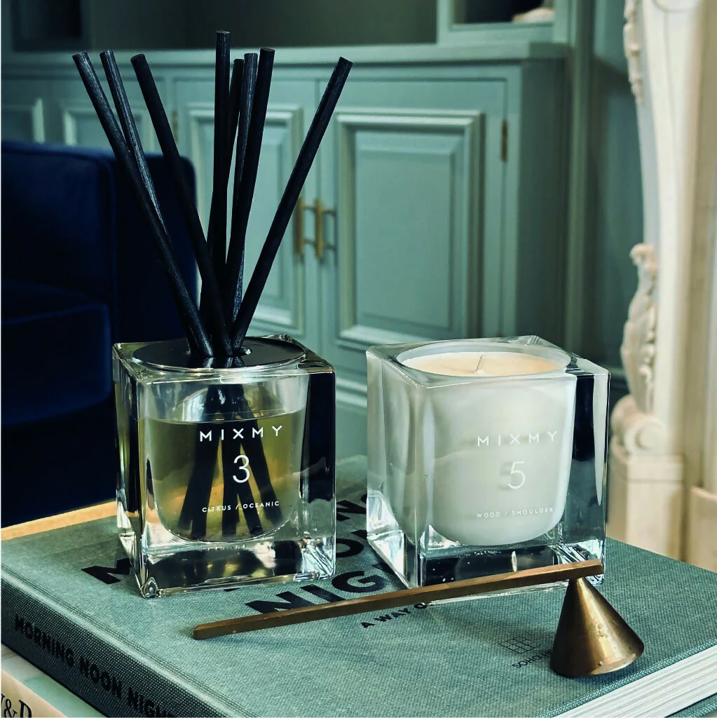5. Wood / Smoulder Primary Candle - Image 2