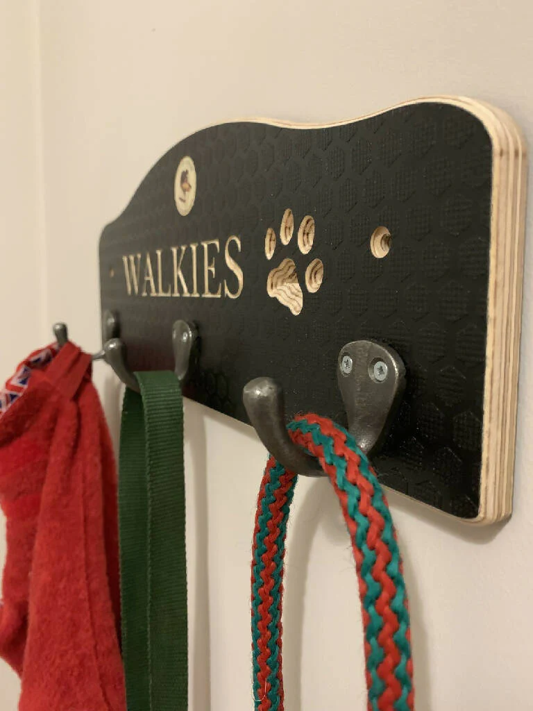 Wooden Dog Lead Rack - Image 12