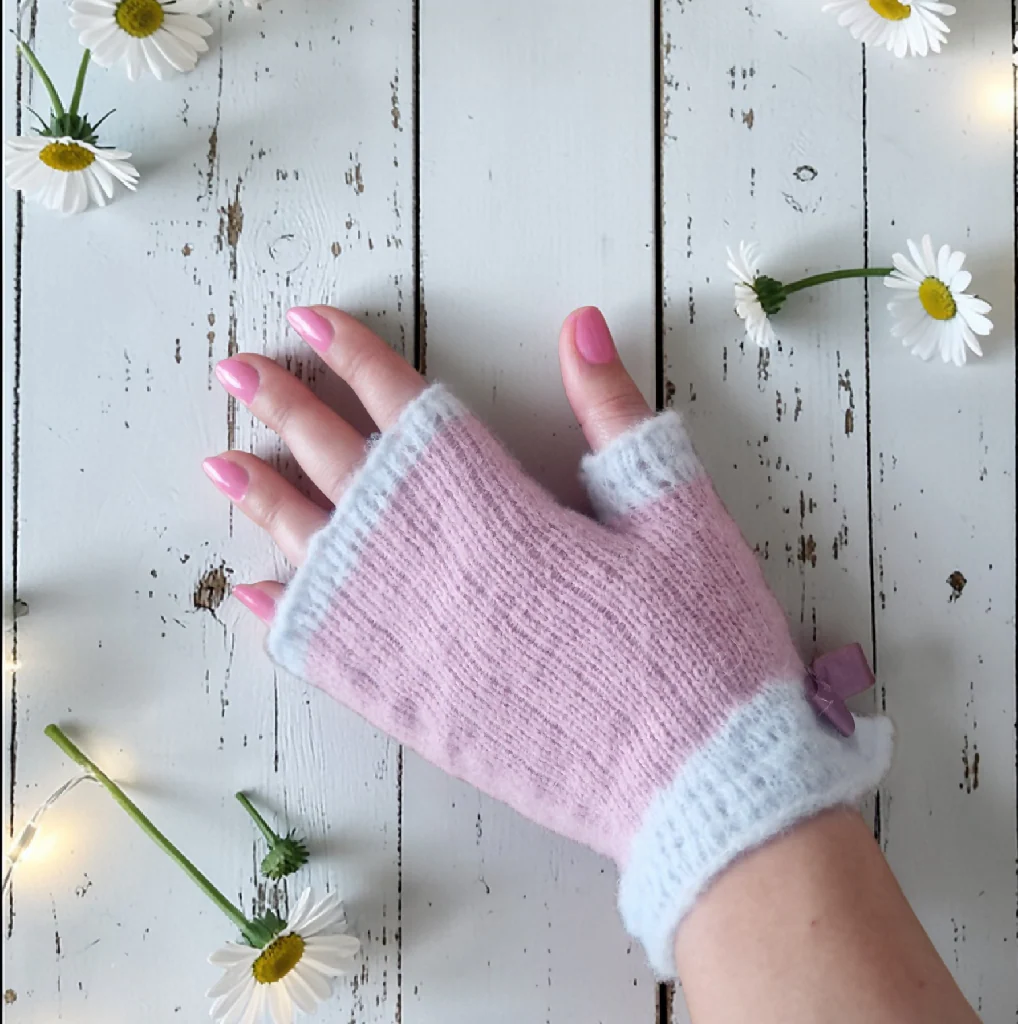 Woollen knitted soft gloves - Image 2